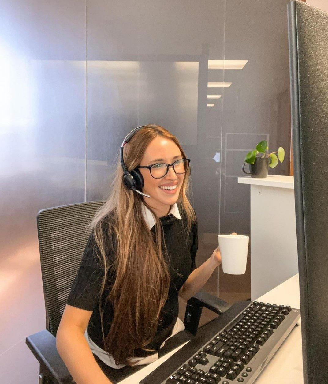 A member of the Metiri team at her desk in the Toronto office
